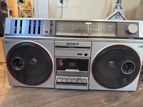 Sony Boom Box Stereo  Cassette-Corder FM AM Radio + Tape Plyr CFS-500 WORKS READ