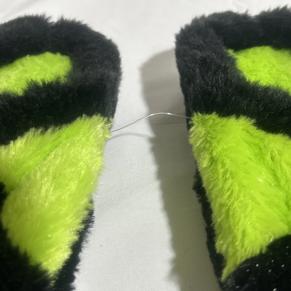 复古 WWE D-Generation X FOREVER COLLECTIBLES 黑色/黄色 FUZZY 滑鞋 儿童 L — 第 3/4 张图片