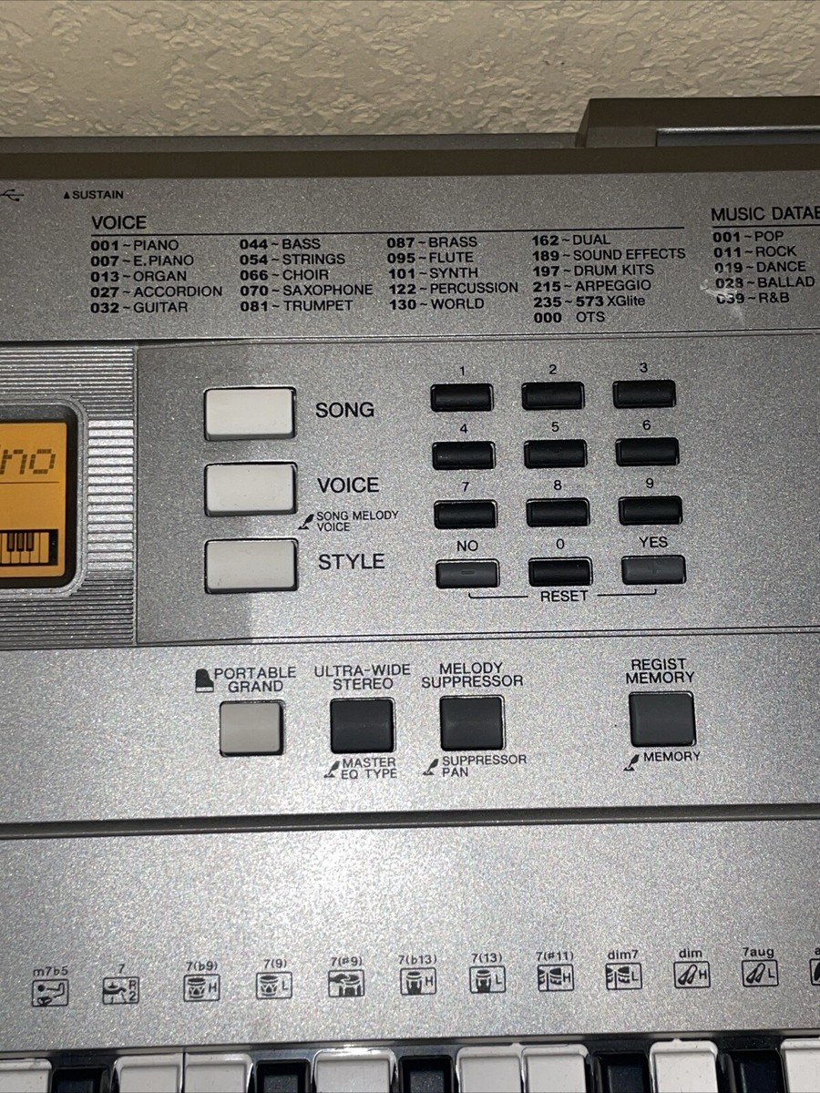 YAMAHA 電子ピアノ PSR E353 (ジャンク品) YAMAHA PSR-E353 61 Key Portable Keyboard With Power Adapter