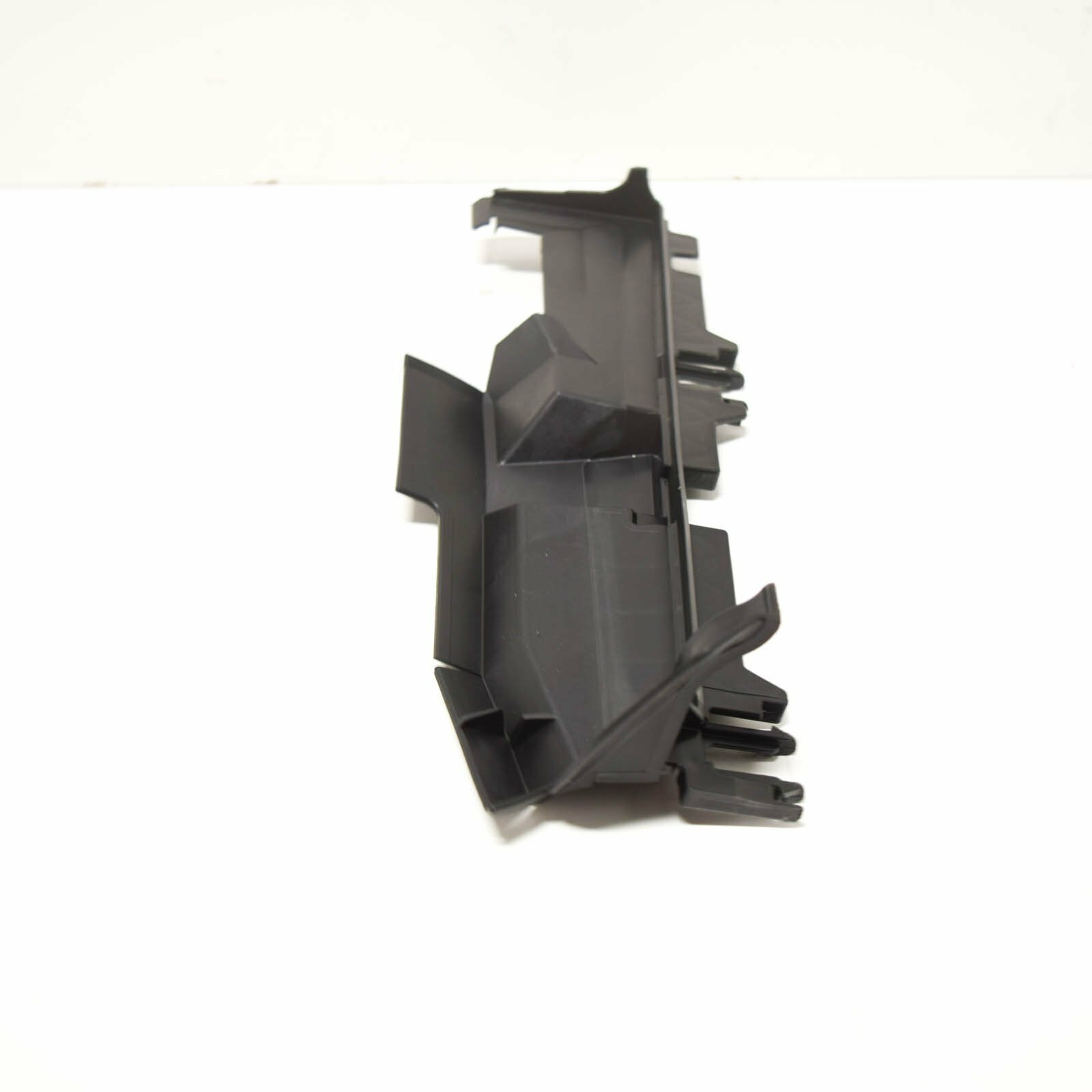 Conduit d'air de radiateur gauche Mercedes-Benz GLA X156 A2425050330 d'origine