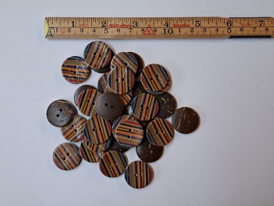 24 mm Holz Kokosnuss Schale rund 2 Loch Knöpfe Streifen x 6