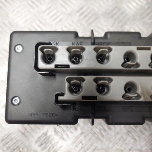 Mercedes CL 500 W215 2002 central door locking pump unit 0132006370 - Picture 4 of 12