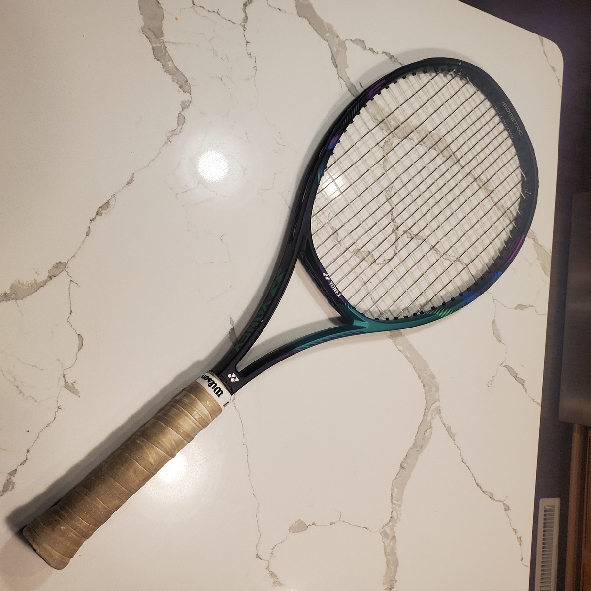 YONEX - critoshi  YONEX VCORE PRO 100 Yonex Pro Stock VCORE Pro 100 (16X19) – ProStockTennis
