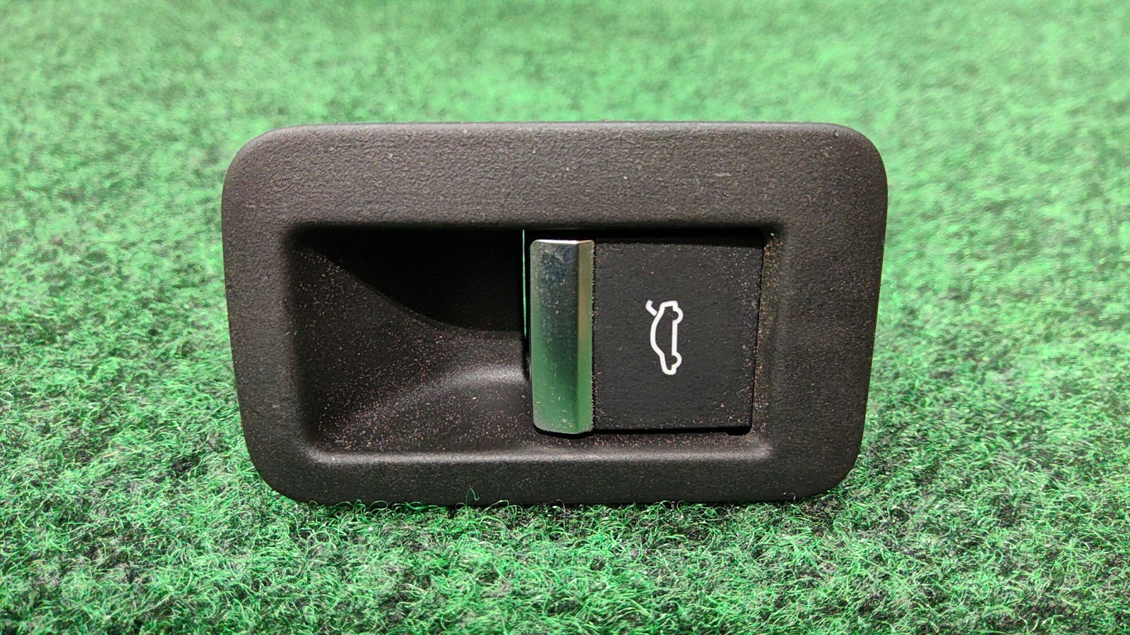2018-2024 Audi A4 Front Door Trunk Release Switch Oen 4m0959831a