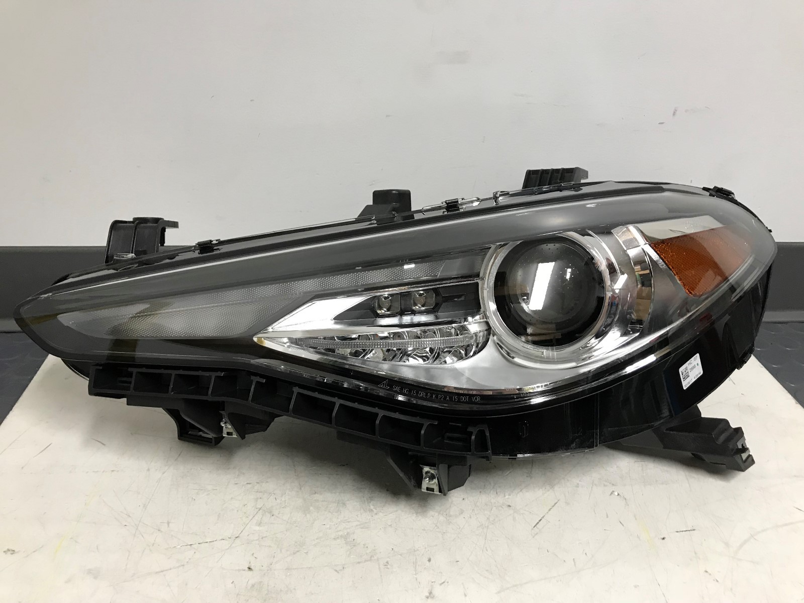 2017 ALFA ROMEO Giulia Driver Left Xenon HID 2.0l Sedan Headlight  