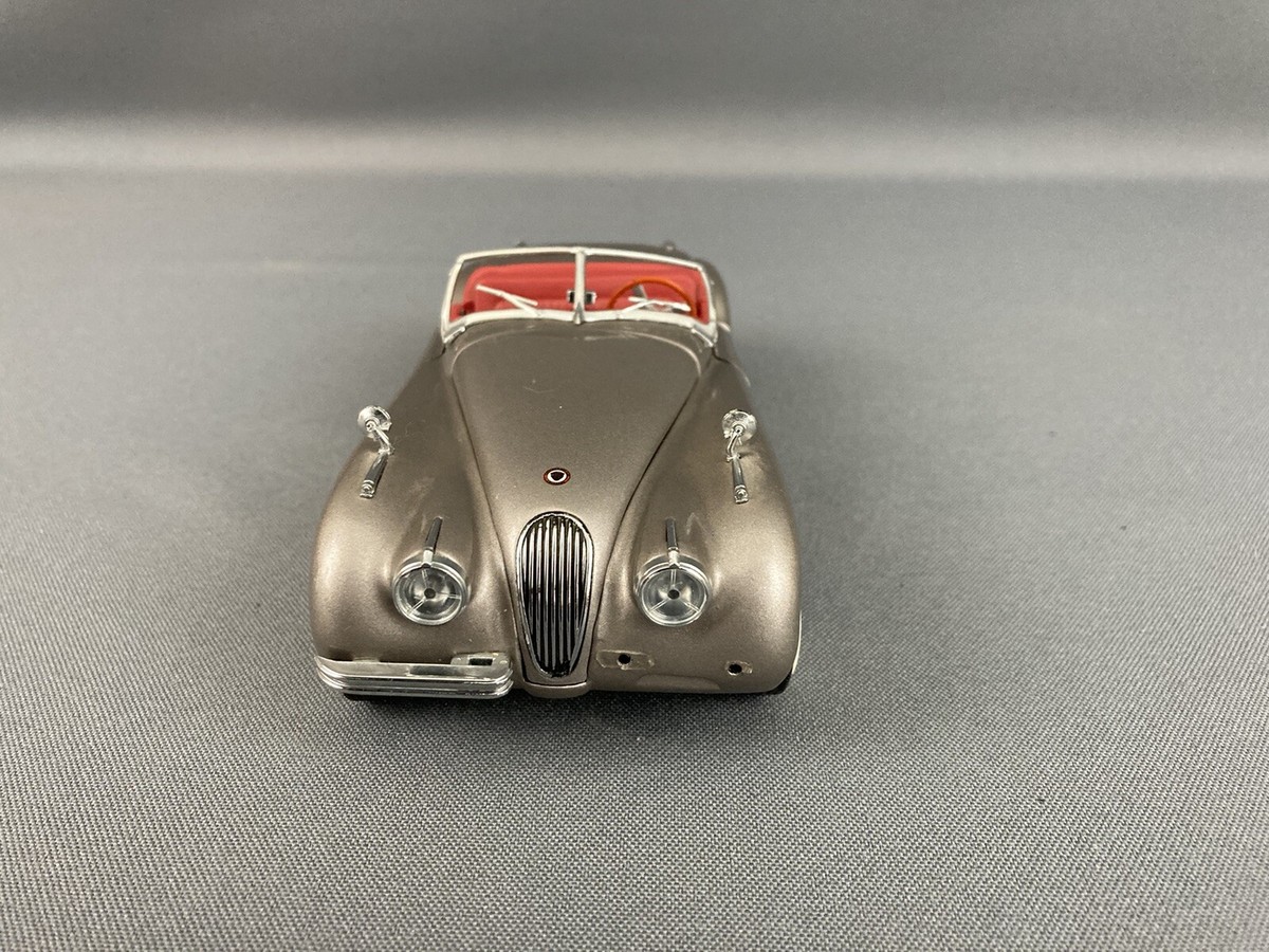Danbury Mint 1949 Jaguar XK120 Convertible Silver Gray 1/24