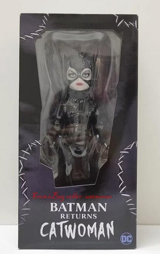 Perfect Mezco Toyz Ldd Presents Batman Returns: Catwoman In Stock New - Picture 6 of 6