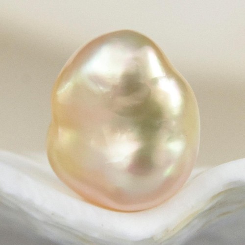 2.05 cts South Sea Keshi Pearl 8.76 mm Bi-color Indonesia undrilled 0.41 g - Picture 6 of 13