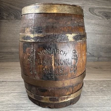 Monarch Teenie Weenie Sweet Pickles Wood Barrel Chicago IL