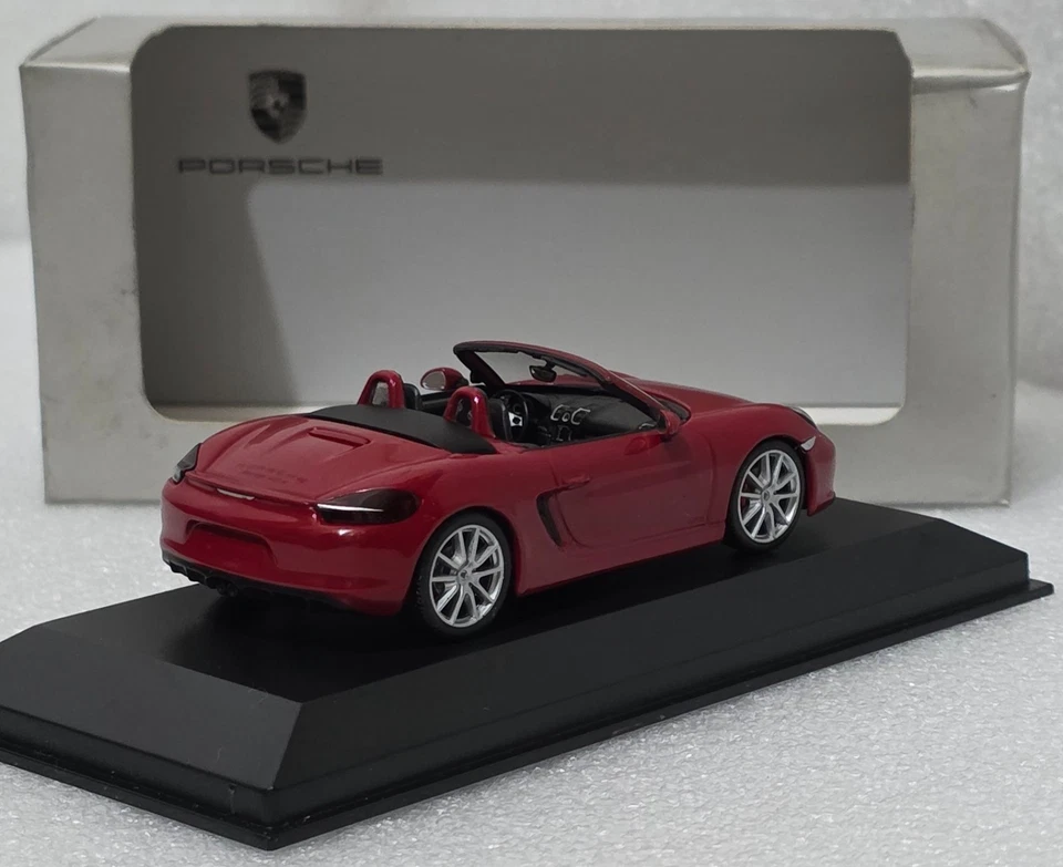 Porsche Boxster (981) GTS 2015 Carmine Red 1:43 Minichamps WAP 020 014 0E (14) - Image 2 of 4