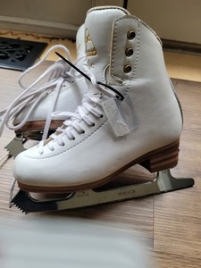 Jackson Elle mirage skates sz 2b 2131 vguc