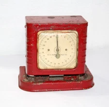 RA HUNTER SCALE CO. Vintage Art Deco Red Metal Kitchen Scale, 25lb Capacity