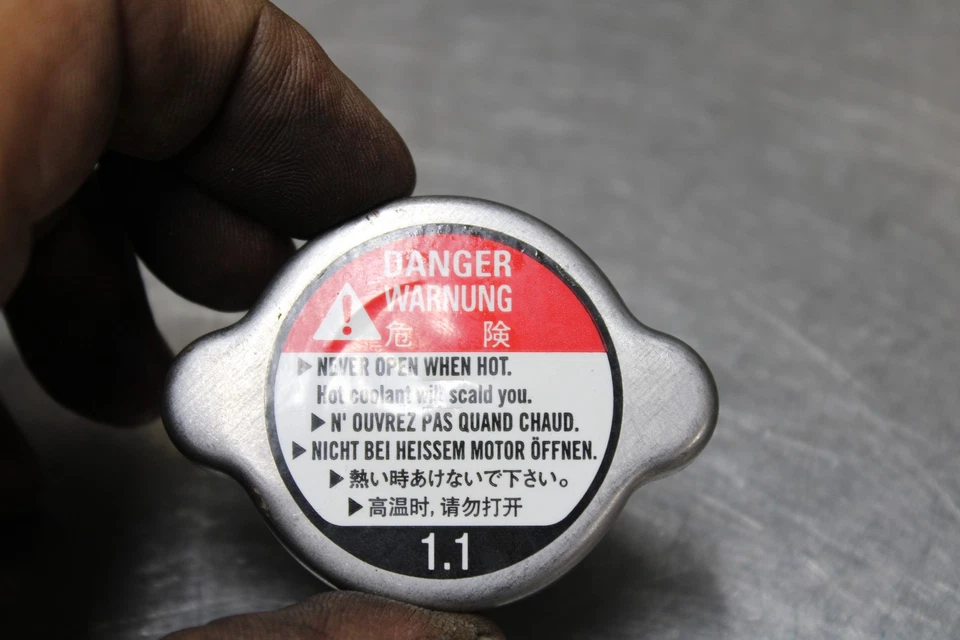 07-08 YAMAHA YZF R1 RADIATOR CAP Foto 4 de 4