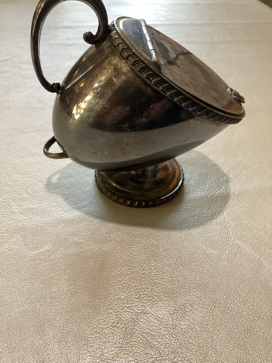 Walker & Hall Antique US Silver-Plated Creamers & Sugar Bowls for Walker & Hall Antique US Silver-Plated Creamers & Sugar Bowls for