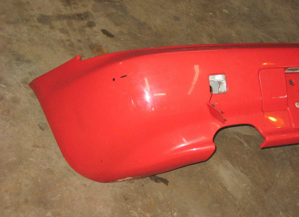 Cubierta de parachoques trasero BMW Z3 roja 1996 1997 1998 Z3 1,9 L Roadster OEM USADA Foto 3 de 4