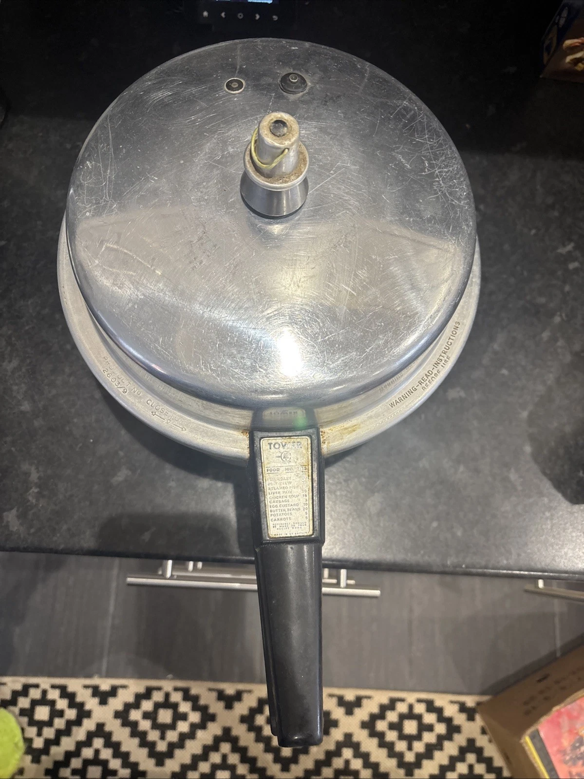 VINTAGE TOWER PRESSURE COOKER - MODEL 2603/9