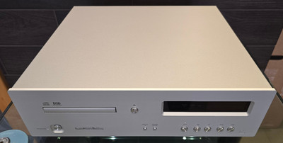 Luxman CD Player D-03X - Ex-Demo