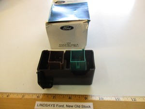 FORD 1983/88 CROWN VICTORIA & MARQUIS 8CYL 5.0L RELAY & BRACKET ASSY