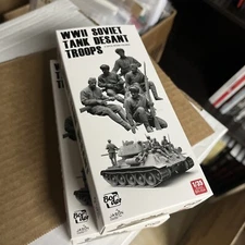 1/35 Border Model #BR004 Soviet Tank Desant Troops Figure Set (5)