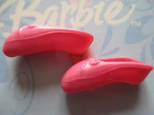 BARBIE DOLL / PAIR OF SHOES: BOOTS, PUMPS ....... (2631)