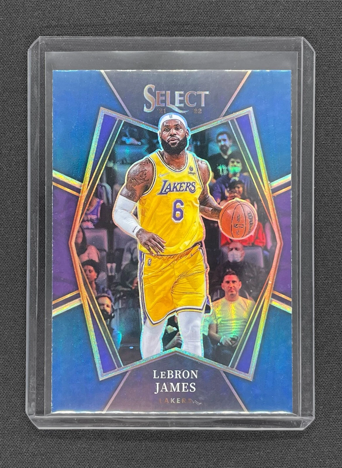 2021-22 Panini Select #195 LEBRON JAMES Blue Prizm Premier Level LA Lakers