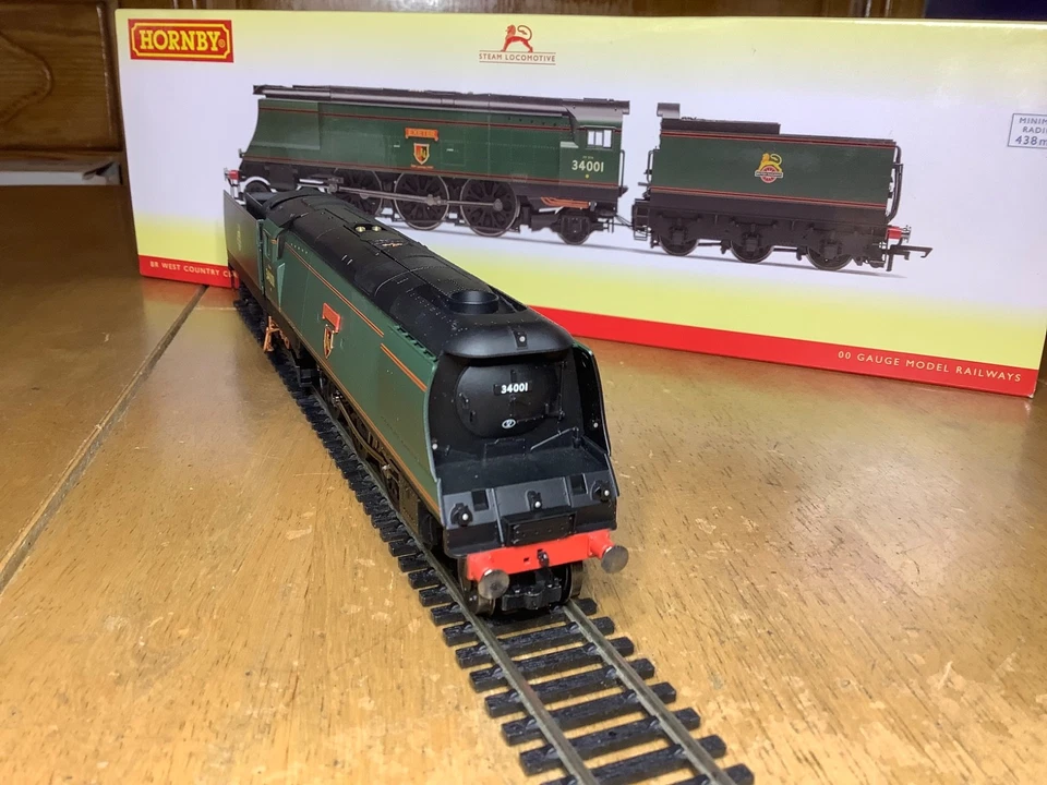 Hornby R3115 BR 4-6-2 West Country Class Loco 34001 Exeter - Image 3 of 4