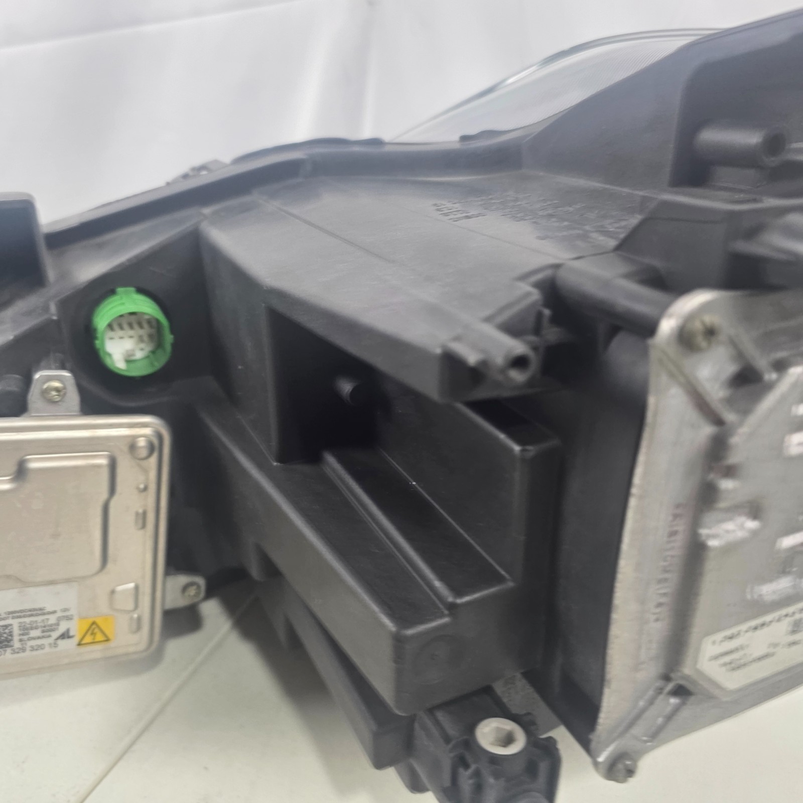🚗 Maserati Ghibli M157 RIGHT Xenon EU HEADLIGHT GENUINE OEM 00670038232