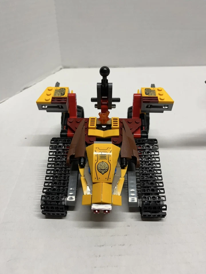 LEGO LEGENDS OF CHIMA: King Crominus' Rescue 70227 Complete Build No Minifigs - Image 2 of 4