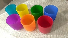 21 Piece MULTICOLORED PLASTIC TUPPERWARE PICNIC SET