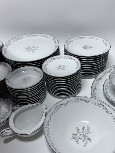NORITAKE china Natalie 5815 pattern 96-piece SET SERVICE for 12 - Picture 6 of 12