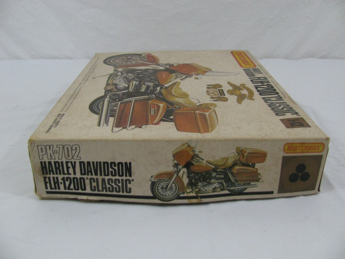 Matchbox 1/12 Harley Davidson FLH-1200 Classic Motorcycle Model