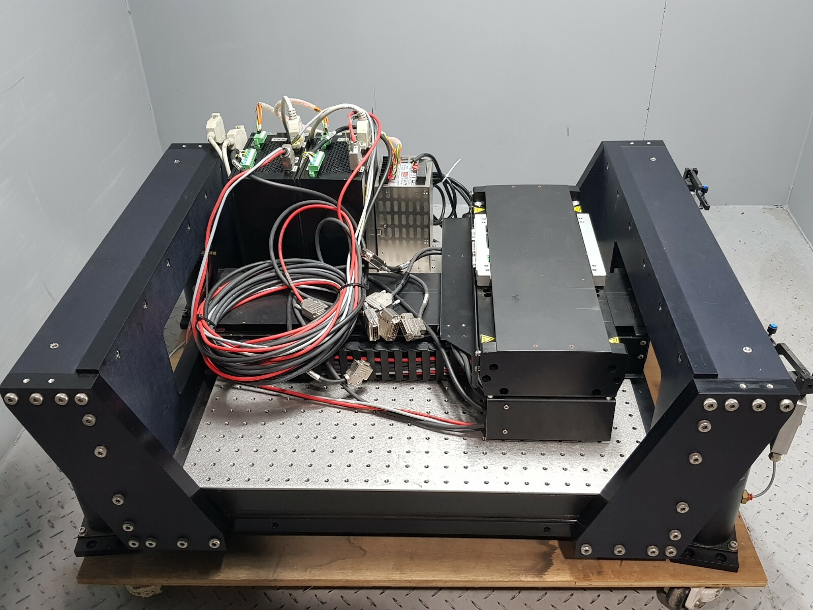 NEWPORT HIGH PRECISION LINEAR SERVO X.Y.STAGE,PNEUMATIC BALANCED,STROKE