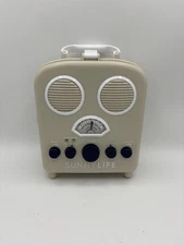 Sunnylife Portable Beach Mp3 Speaker With Am/Fm Radio and Smartphone Holder 