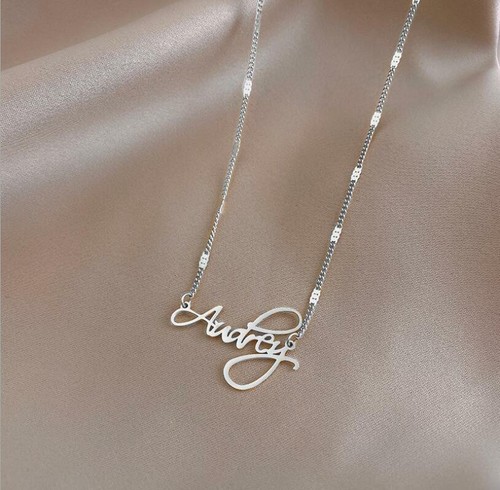 Titanium Name Audrey Pendant Gold 