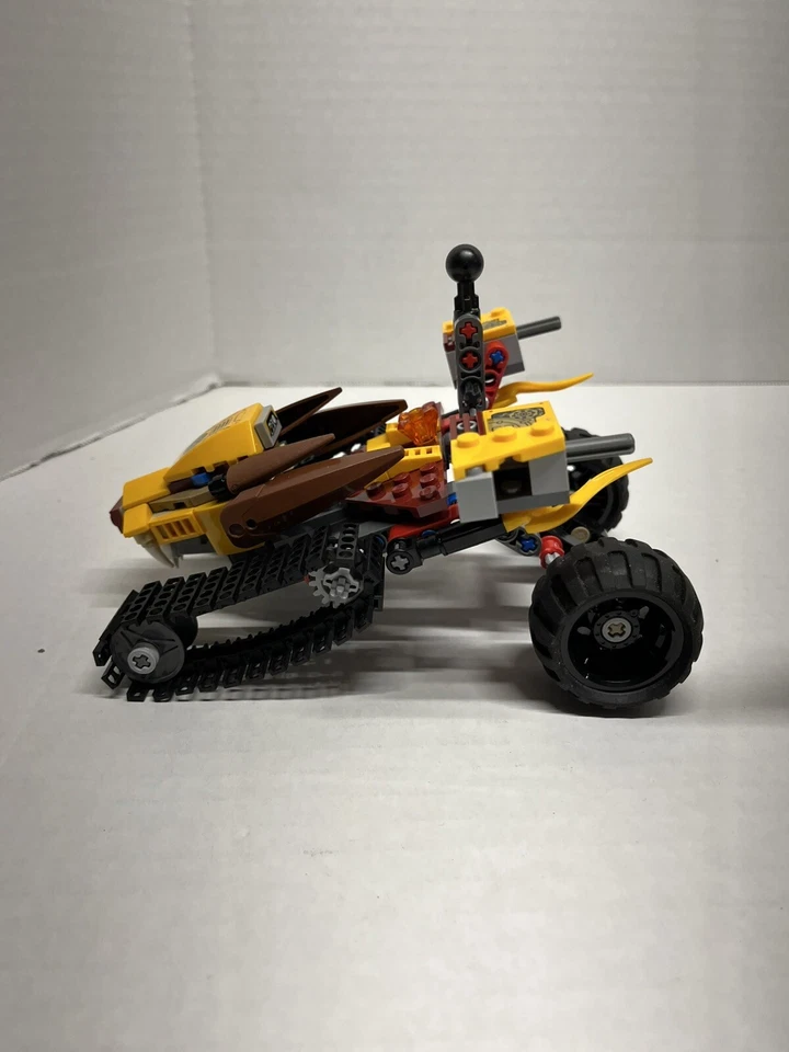 LEGO LEGENDS OF CHIMA: King Crominus' Rescue 70227 Complete Build No Minifigs - Image 3 of 4