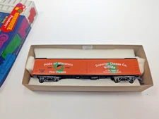 Ho scale Roundhouse 7825  Superior Cheese Co. SCCX 1002  50' Express Reefer