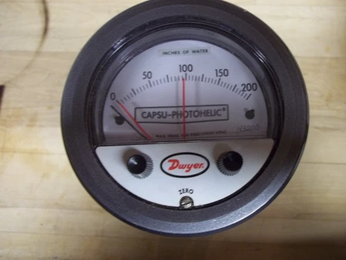NEW IN BOX DWYER 43200 CAPSU-PHOTOHELIC PRESSURE SWITCH /GAGE