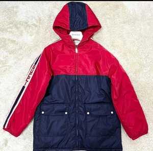 Doudoune à capuche enfant Gucci rouge et marine taille 12 authentique et authentique