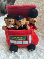 Harrods - Plush Royal Guard Bus and Finger Puppet Set