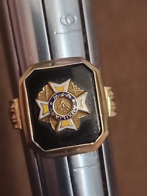 Sz 8 10k Gold V.F.W. Auxiliary Ring Aprox 6g. Signet Ring