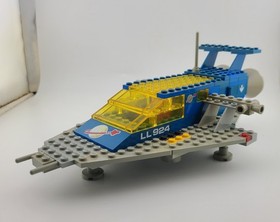 Vintage collectable LEGO Space Transporter (924) 1979 With Instructions