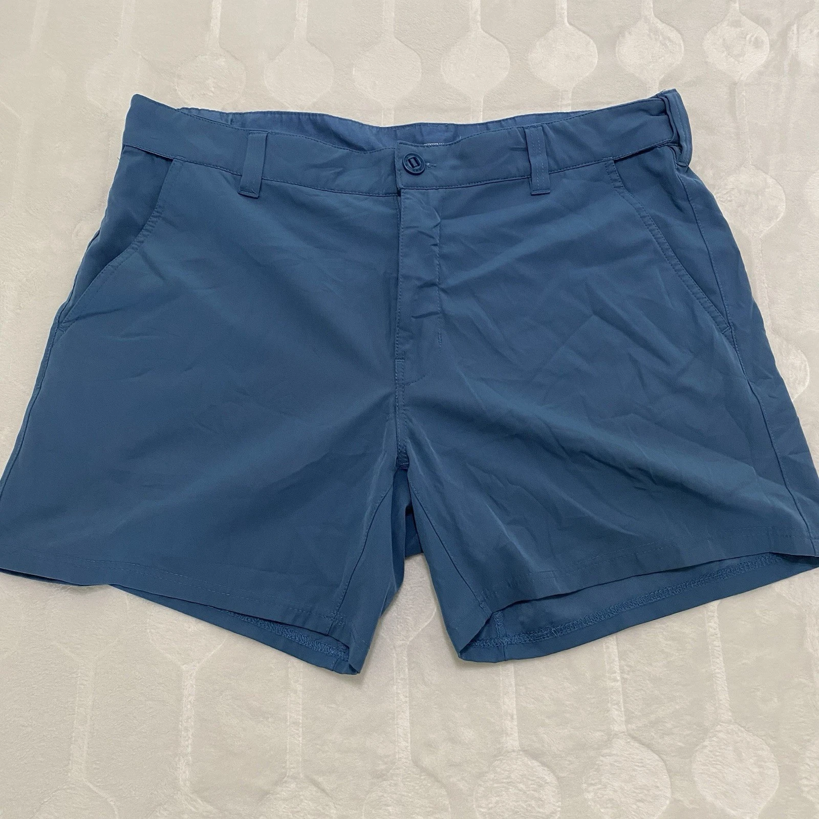 Huk Low Country Fishing Shorts Men's XL Blue Performance 6" Inseam Fishing Chino