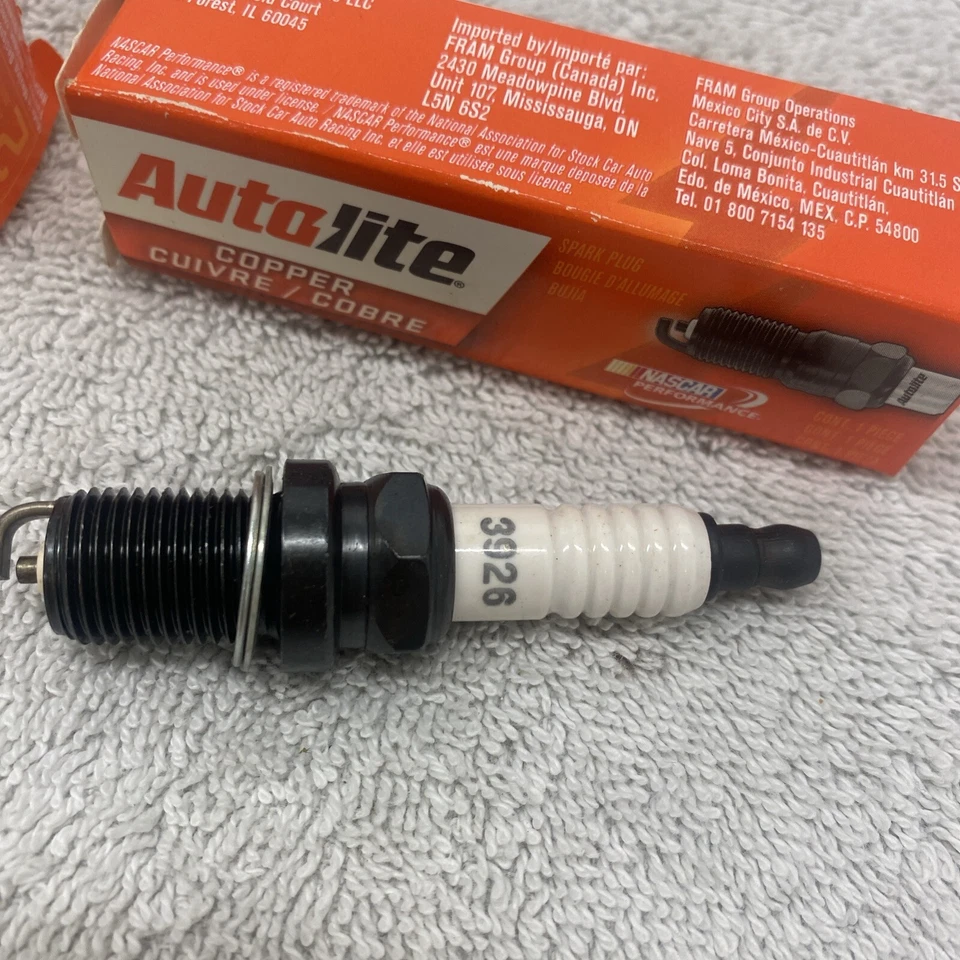 Juego de 2 nuevas bujías-resistencias de cobre Autolite 3926 Foto 3 de 4
