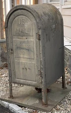 RARE Vintage 1951  U.S Mail Storage Mail Box. NO KEY NEVER BEEN OPENED