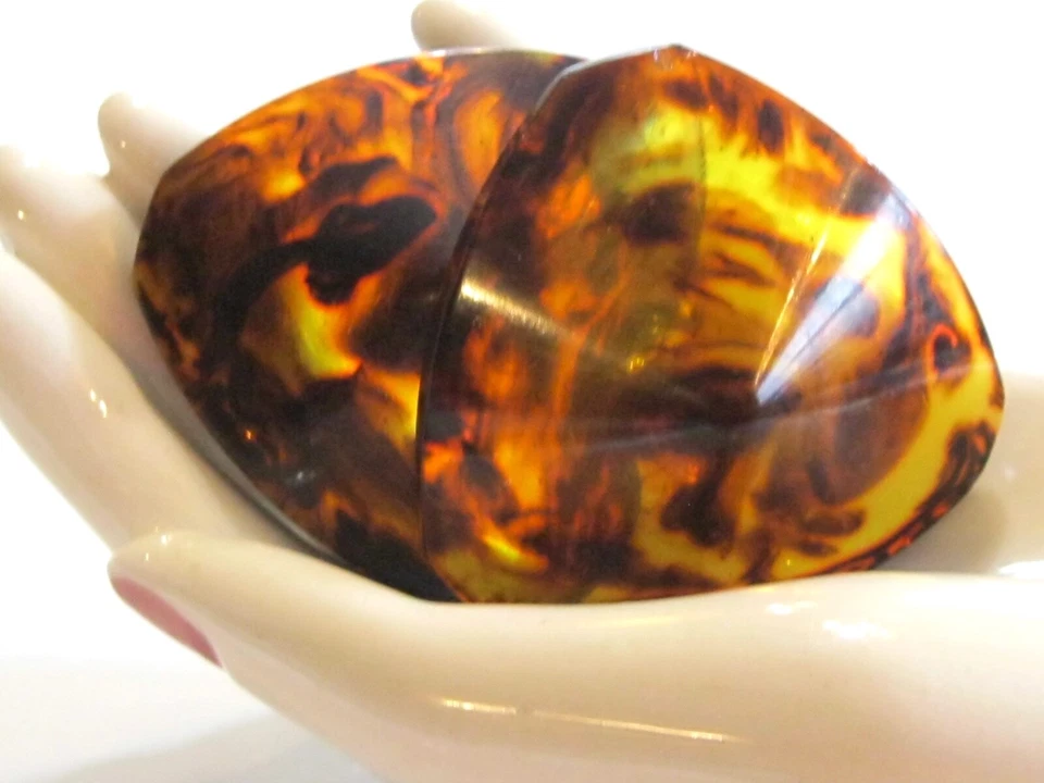 LARGE MOD VINTAGE BAKELITE BUTTON PAIR TORTOISE SHELL ROOT BEER TRIANGLE PYRAMID - Image 2 of 4