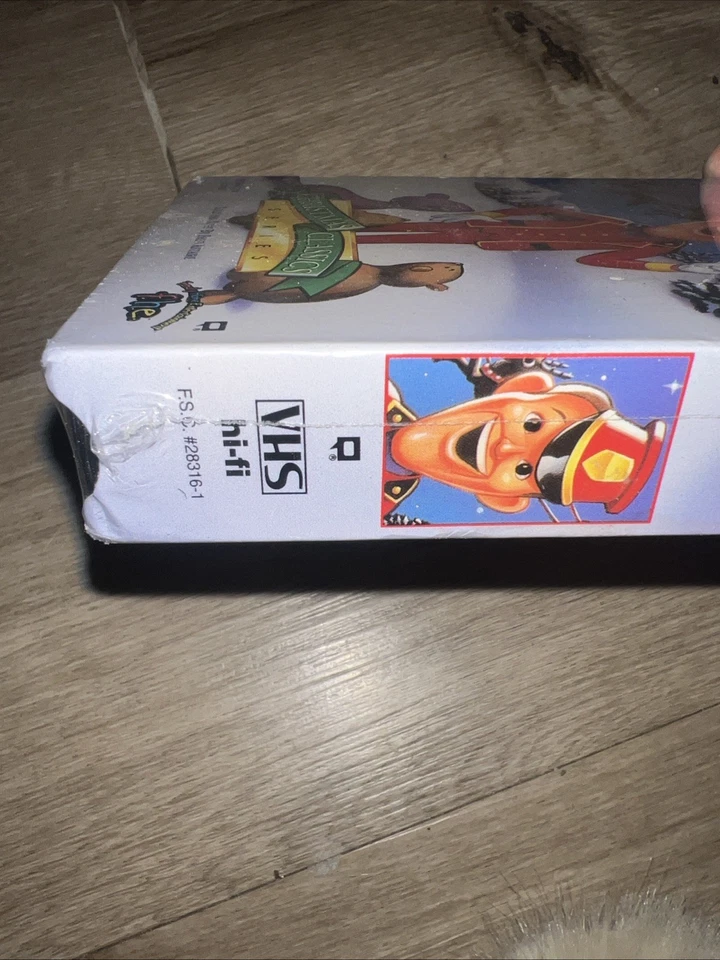 SANTA CLAUS IS COMING TO TOWN VHS 1993 Brand New - Image 4 of 4