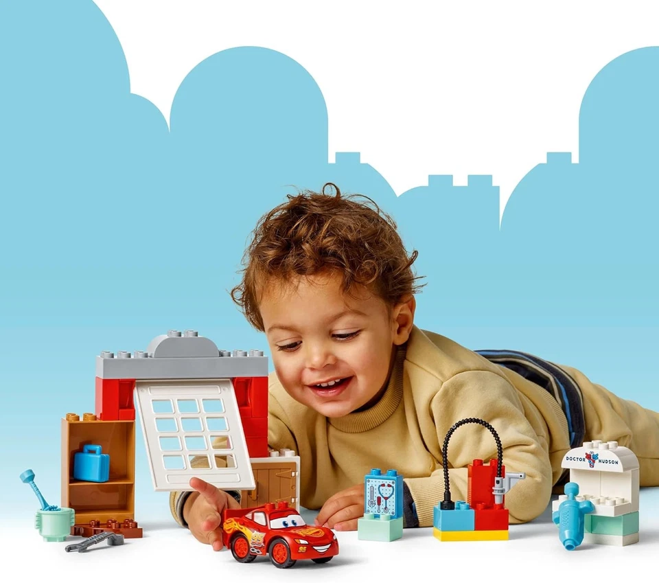 LEGO DUPLO│Disney and Pixar McQueen's Visit to Doc's Garage - incl. a Race Car T Foto 2 de 4