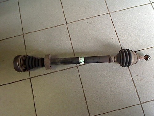 Antriebswelle Rechts Vorne ABA VW Golf 2.0 GTI 85 KW 115 PS 200067 Km