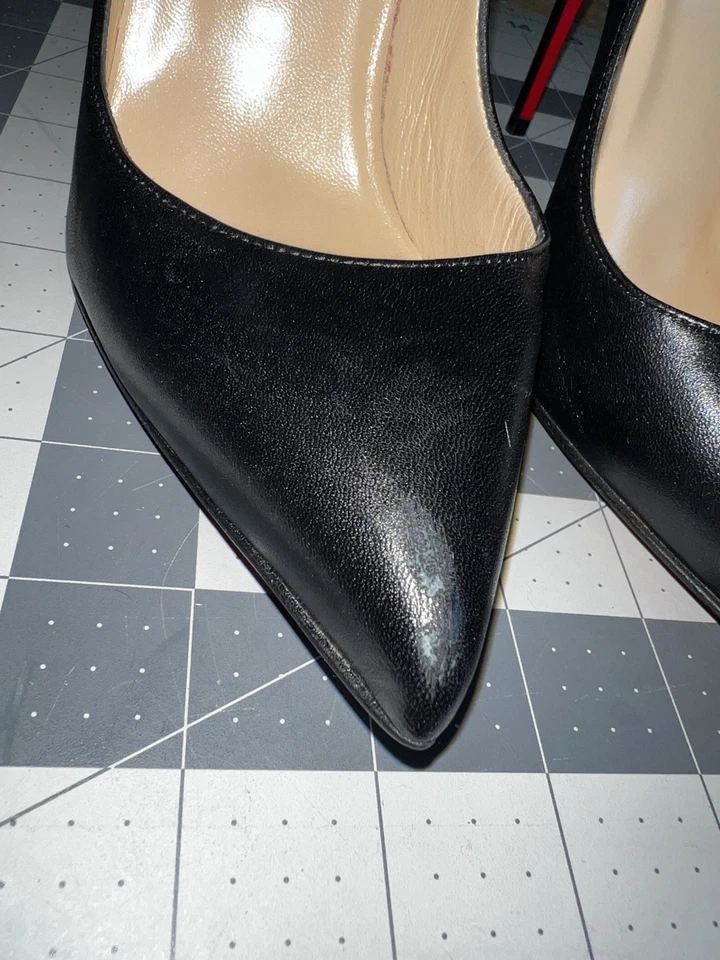 Christian Louboutin Pigalle 100 Tacones de becerro Negro Stiletto Rojo Parte Inferior Talla 39.5 Foto 2 de 4
