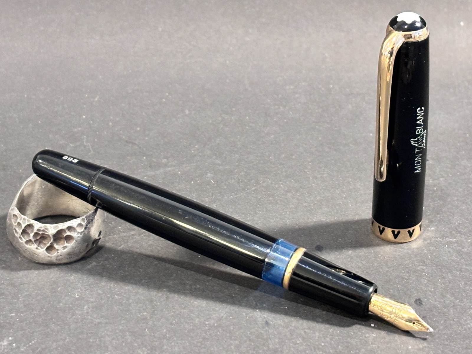Montblanc — Fountain Pen — Medium (M) nib — fountain pen for sale on Nibfolio